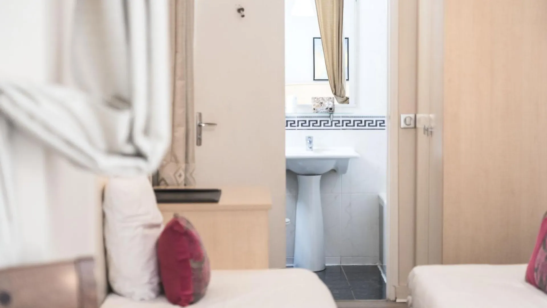 -rodier- Hotel Paris